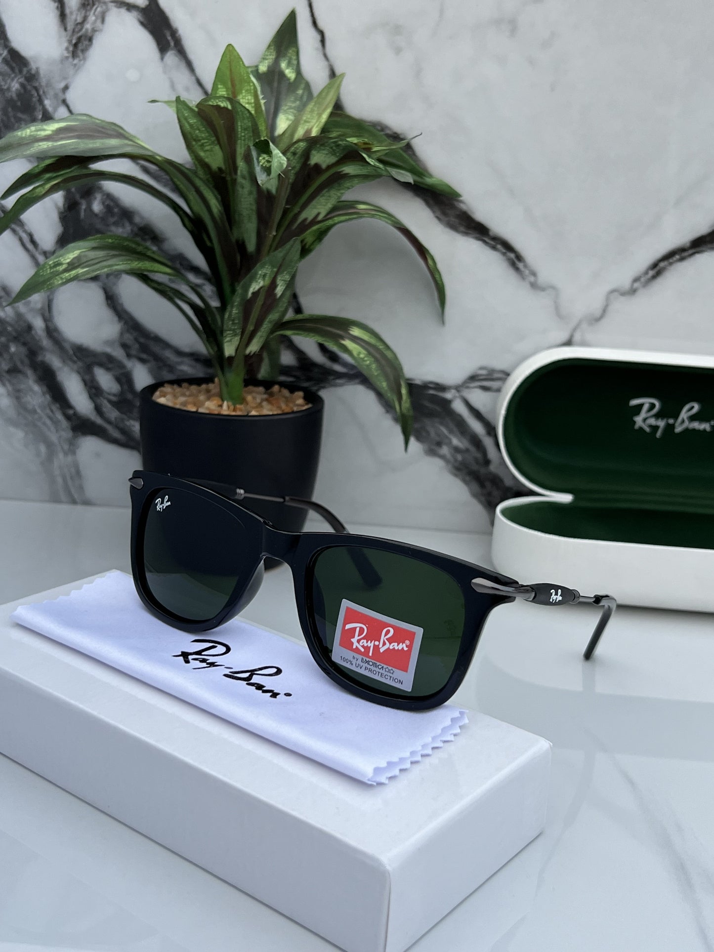 Rayban 2148 Black & Green Unisex