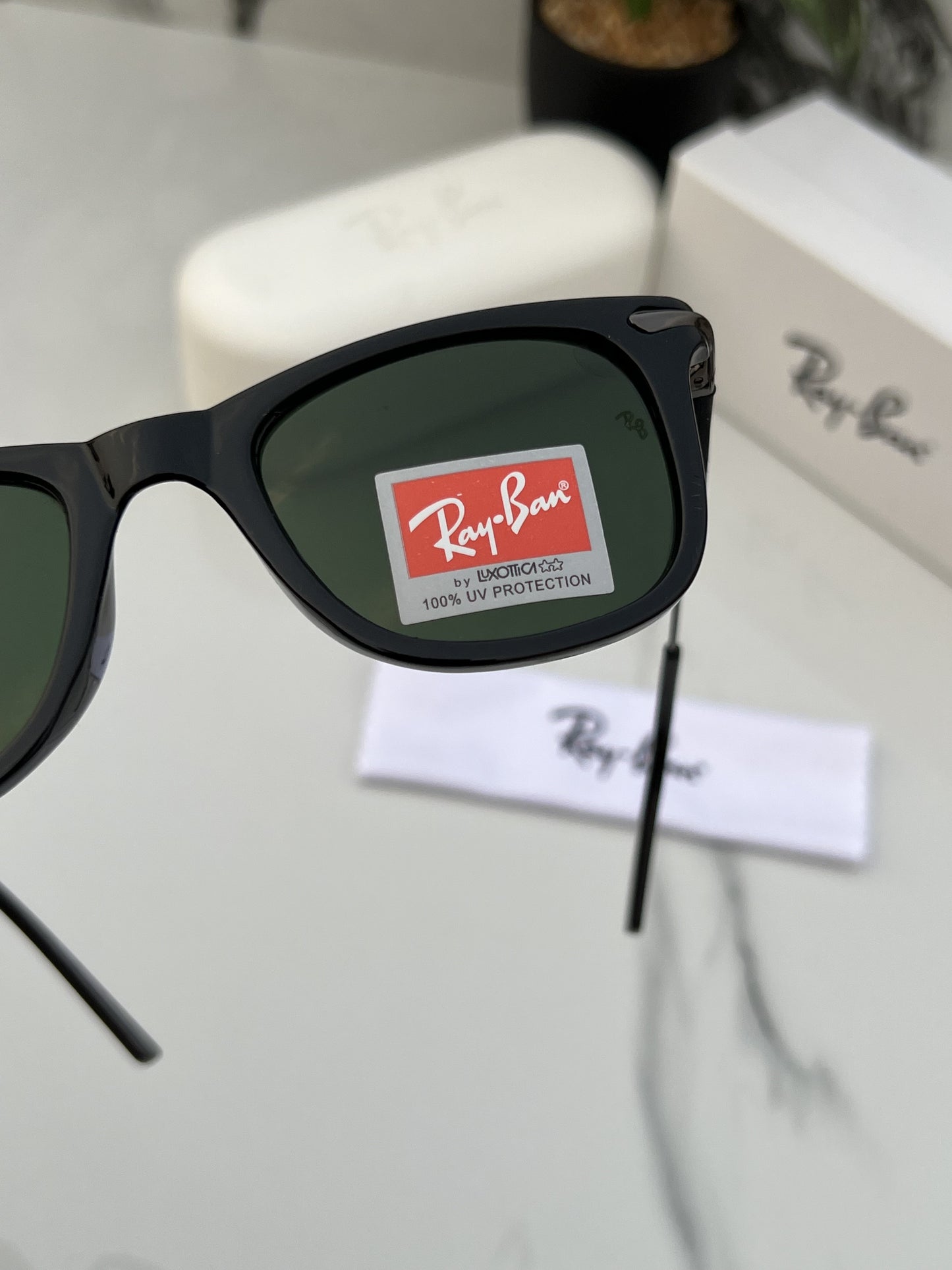 Rayban 2148 Black & Green Unisex